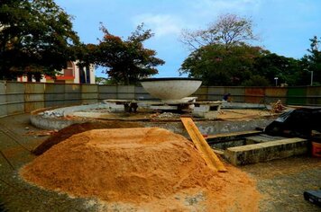 Obra de revitalização da Fonte da Praça Matriz continua