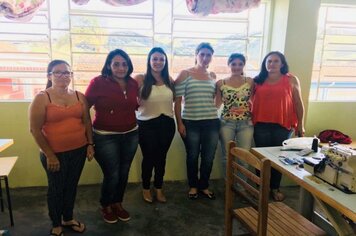 Projeto social Costurando Sonhos auxilia na geração de renda em Divinolândia