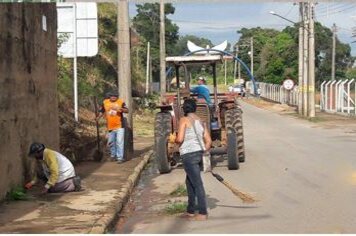 Prefeitura inicia ação de limpeza e conservação das ruas da cidade