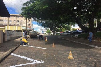Prefeitura implanta estacionamento diagonal em mais um trecho da Rua XV de Novembro