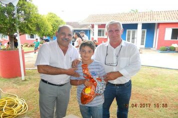 CRAS realiza entrega de ovos de Páscoa com as crianças do Projeto Espaço Amigo