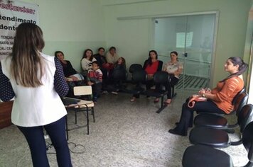 Palestra com o grupo de gestantes no Centro de Saúde Municipal