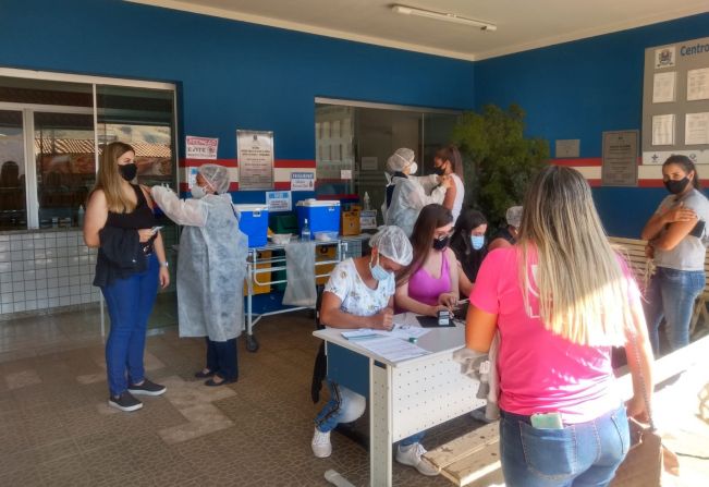 População jovem de Divinolândia adere bem à campanha de vacinação contra a Covid-19 no município 