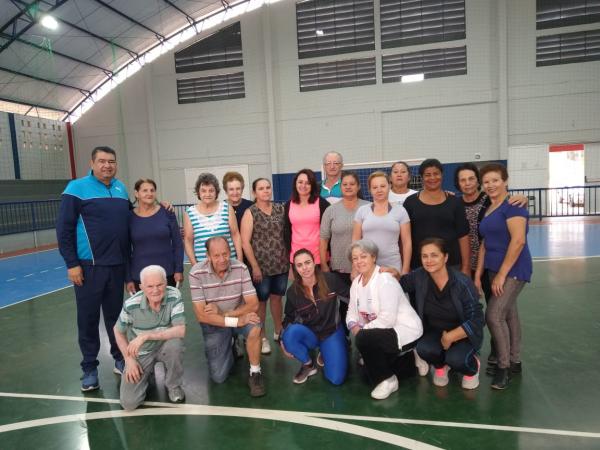 Vida Ativa tem vagas para aulas de vôlei adaptado para pessoas