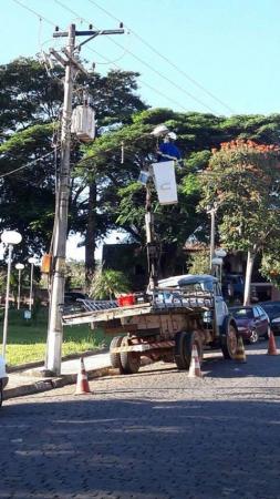 Prefeitura realiza manutenção na iluminação pública