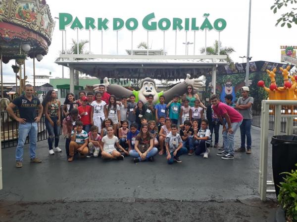 Participantes do Projeto Espaço Amigo ganharam viagem em comemoração ao Dia das Crianças