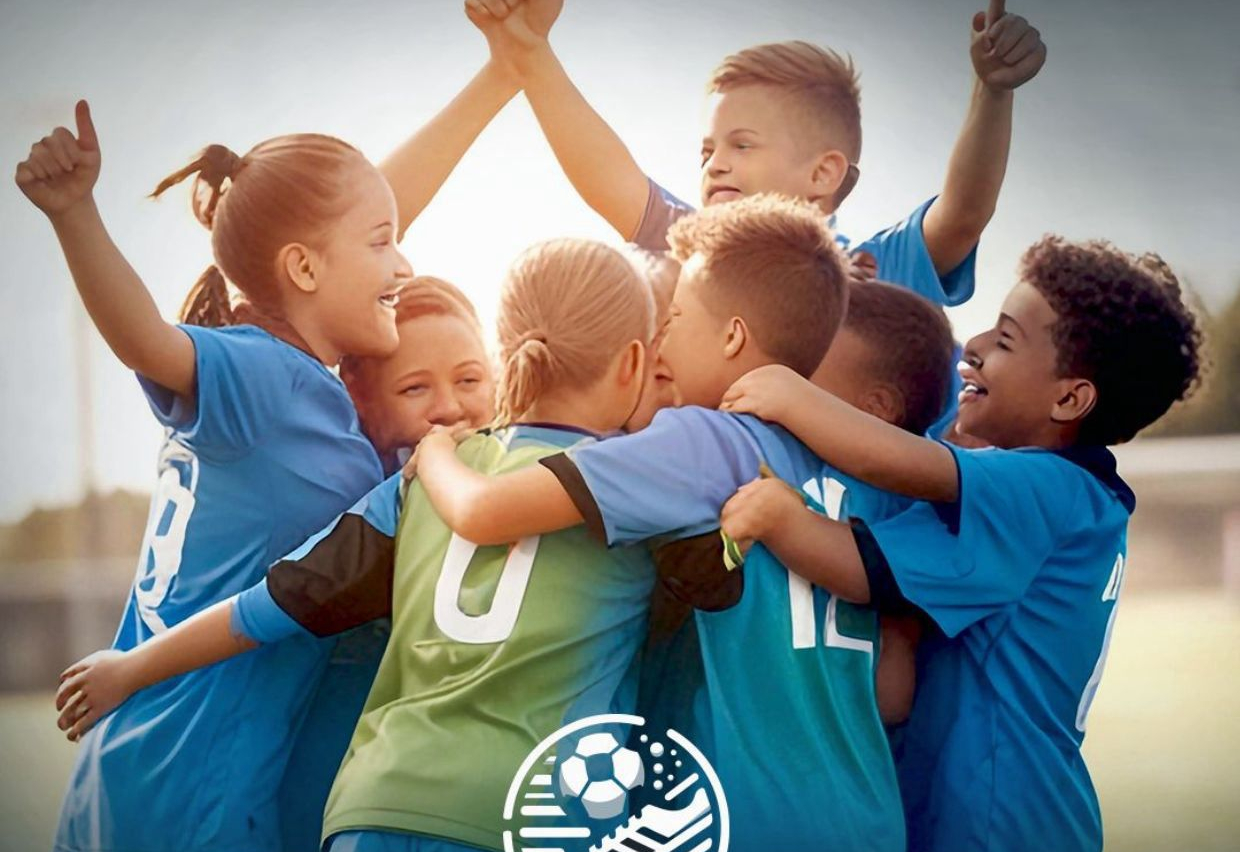 NOVA ESCOLINHA DE FUTEBOL DE CAMPO CHEGA EM DIVINOLÂNDIA!