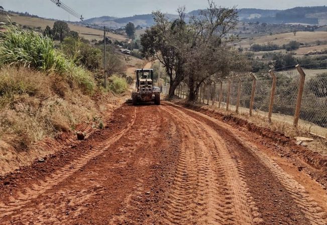 Prefeitura realiza melhorias no morro Chico Campestre