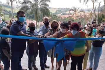 Emoção e homenagens marcam reinauguração da EMEB José Alvares Canha